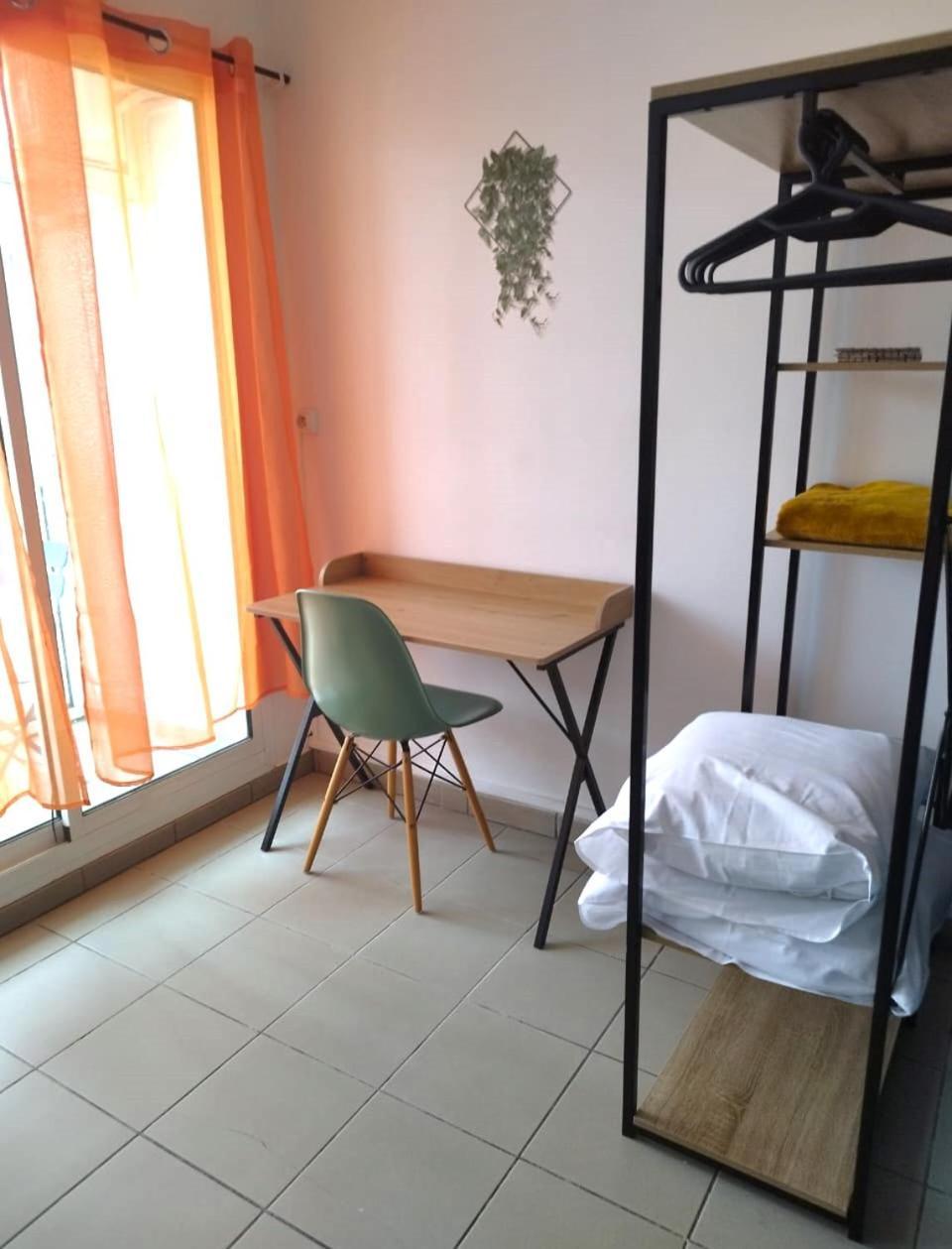 Comme Chez Soi - Studio Tout Equipe - By Sister Home Saint-Denis Extérieur photo